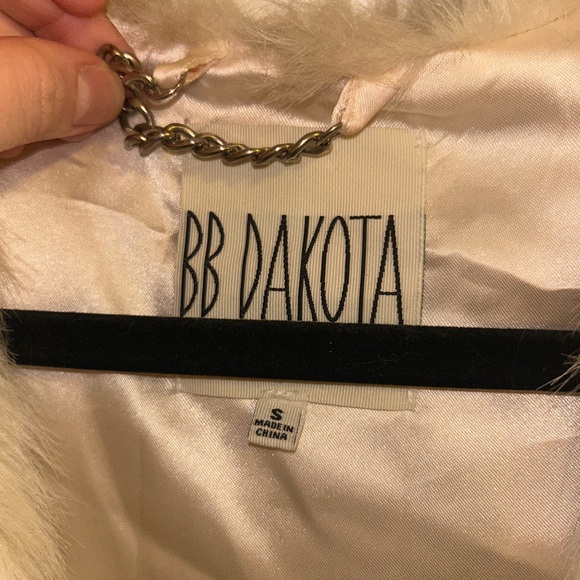 BB Dakota Faux Fur Vest in Cream - Picture 9 of 9